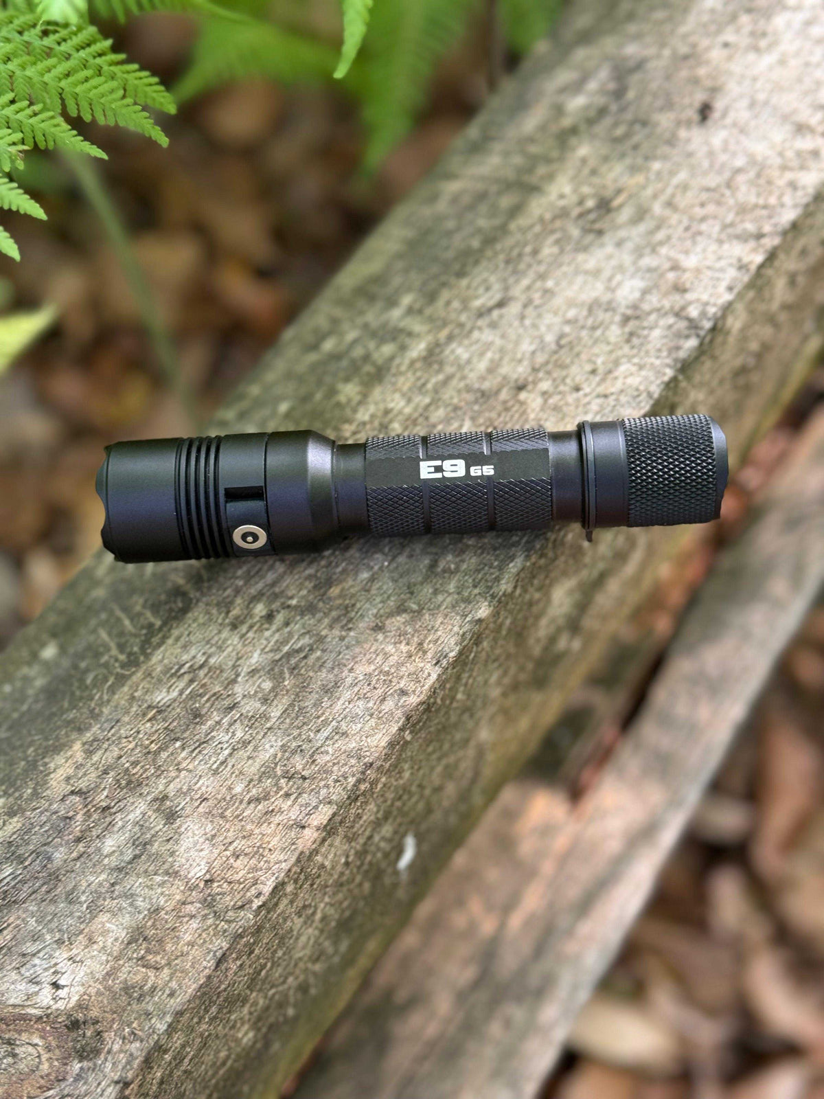 E9 GEN5 Long Throw- 3,000 Lumen  388 Meter EDC Flashlight